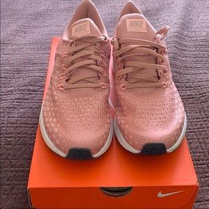 8.5 Women’s Nike Air Zoom Pegasus 35
